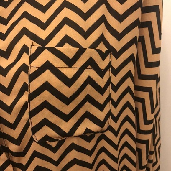 CECICO. Size large. Bust 44" Black and Tan. Chevron. Stripe Button Up Shirt B7 - Picture 3 of 8